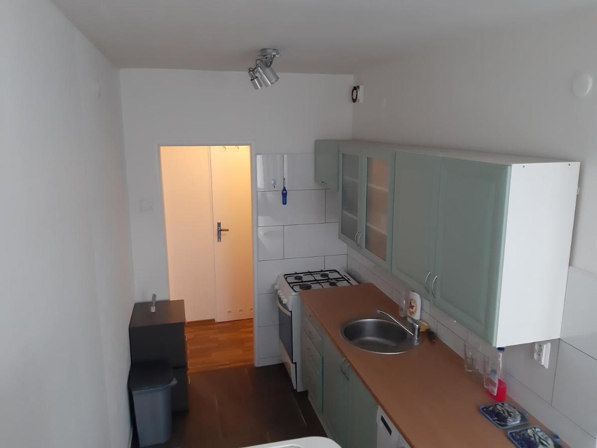 Prague Apartment In Most Near Golf Club, Aqua-Hipo-Autodrom In モスト エクステリア 写真